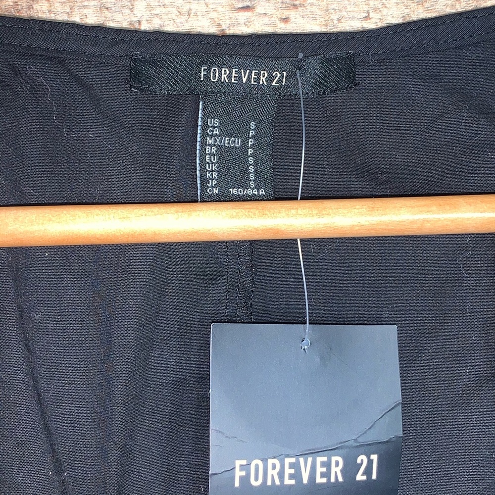 FOREVER21 Black Corset crop top with Puff Shoulder - Picture 3 of 6